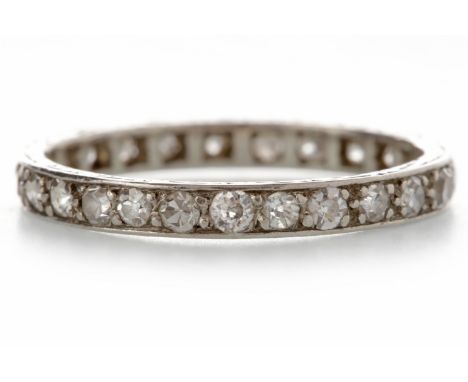 EARLY TWENTIETH CENTURY DIAMOND ETERNITY RING set with single cut diamonds, unmarked, size K, 1.8g