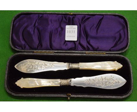 A cased set of mother of pearl handled knives.