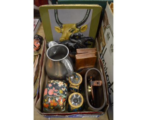 Miscellaneous collectables to include model of a horse and jockey, glass scent bottles, bookends etc.