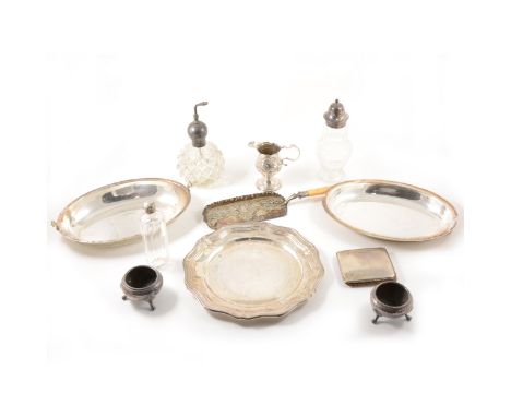 A quantity of silver and silver-plated wares, a silver helmet shaped cream jug, London 1818, 10cm, approximate weight 2.5oz, 
