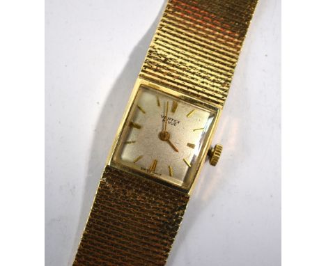 A lady's 9ct gold Vertex Revue wristwatch with 17-jewel Swiss movement and 15mm square silvered dial on flexible mesh bracele