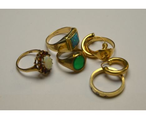 Lot containing opal and garnet cluster ring, 9ct yellow gold; small signet ring, crested and stamped 18ct; yellow metal band 