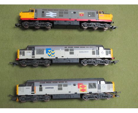 Three Lima "OO" Gauge Class 37 Diesel Locomotives, comprising of Railfreight 'Mirage', R/No 37032, Freight Metals Sector R/No