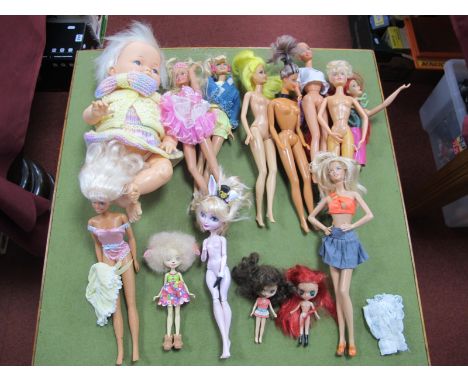 Fourteen Toy Dolls by Ideal, Mattel and Other, including modern Sindy and Barbie.