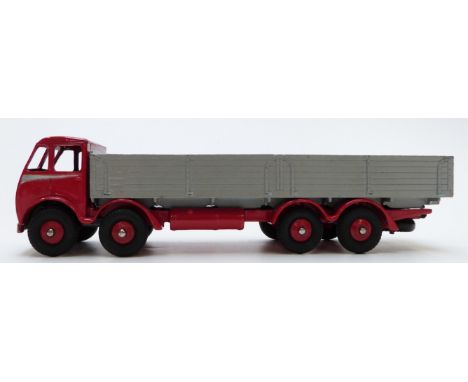 Dinky Supertoys diecast model Foden Diesel 8-wheel wagon with grey bed and red cab, chassis and hubs 501.&nbsp;
