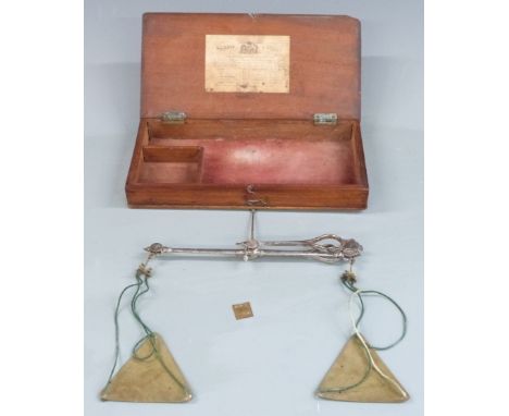 Victorian Vardome, Titfords &amp; Pawson cased travelling beam scale with triangular brass pans and label to interior of lid.