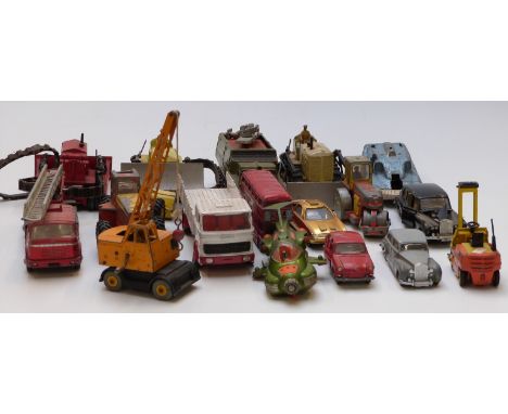 Seventeen Dinky Toys and Dinky Supertoys diecast model vehicles including Shado2, Spectrum Pursuit Vehicle, UFO Interceptor, 