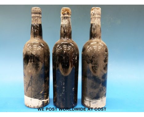 1960 Dow's vintage port 75cl, three bottles