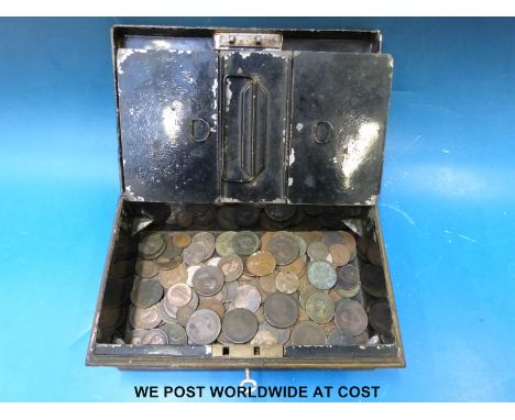 A collection of Georgian coinage etc., in vintage coin box