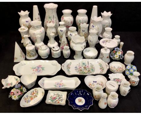 Aynsley - a pair of Elizabeth Rose pattern pyramid scent bottles; other vases, trinket dishes, sandwich plates, conical candl
