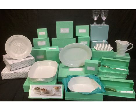 A Sophie Conran for Portmeirion dinner, tea and coffee set, glazed in white, including eight dinner plates, pair of shell bow