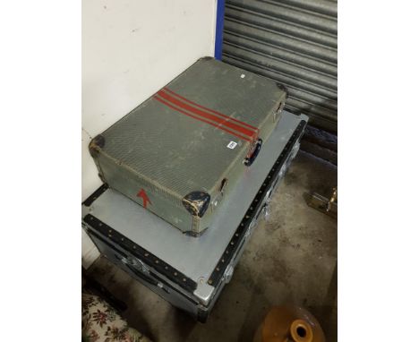 LARGE TRUNK AND VINTAGE SUITCASE