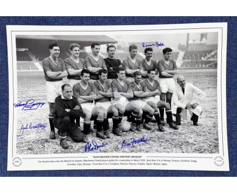 Football, Manchester United multi signed 12x18 black and white photo pictured for the first time since the Munich air disaste