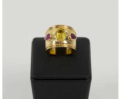 CITRINE AND RUBY SET RING, 18K yellow gold.