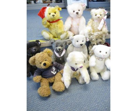 A collection of ten modern Steiff teddy bears 