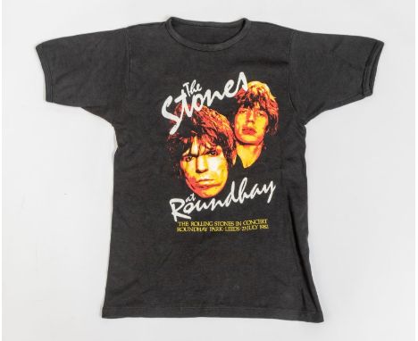 Rolling Stones in Concert Roundhay Park - Leeds - 25 July 1982 Original T-shirt small size - arm pit to arm pit it measures 1