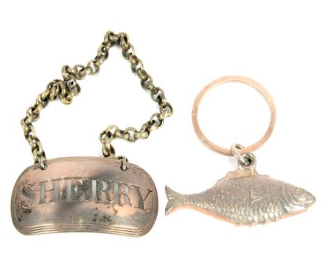 A GEORGE III DECANTER LABEL, SHERRY, 4.7CM W, INDISTINCT MAKER'S MARK, LONDON 1804 AND A SILVER FISH KEY RING, 5CM W, 12OZS 8