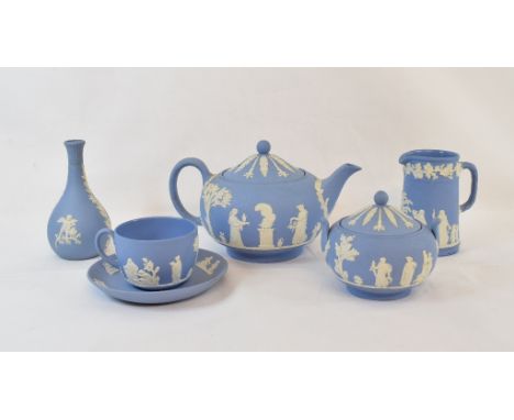 Assorted Wedgwood Jasperware items, other ceramics, glass, pictures and items (qty)Report by NGWedgwood only: Overall pieces 