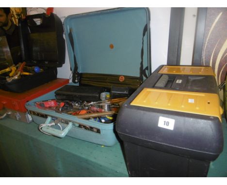 FIVE BOXES OF TOOLS, ASSESSORIES 