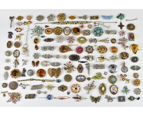 A collection of vintage brooches including Hollywood, paste, enamel, etc&nbsp;