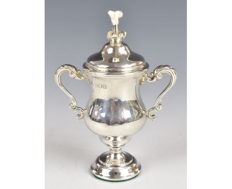 Edward VII hallmarked silver novelty table lighter formed as a twin handled urn, London 1906, maker&nbsp;William Comyns &amp;