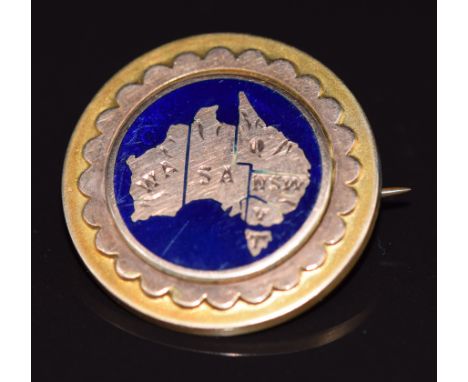 A 9ct gold brooch depicting a map of Australia set with enamel, 4g&nbsp;