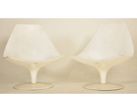 Pietro Arosio for Tacchini - Moon Chair - A pair of vintage 2002 white leather ' Moon ' swivel chairs. each chair upholstered