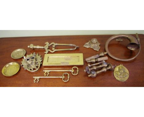 Collection of brassware including door knocker, fire tongs, inkwell etc