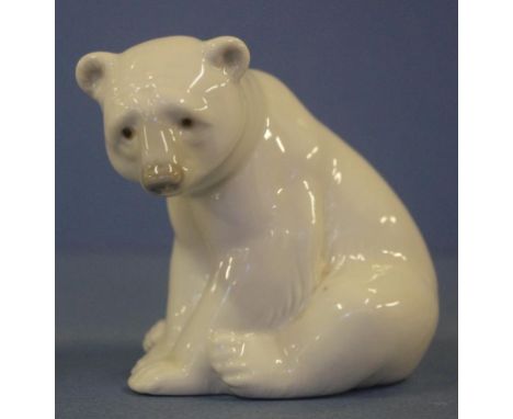 Lladro polar bear figurine H9cm approx