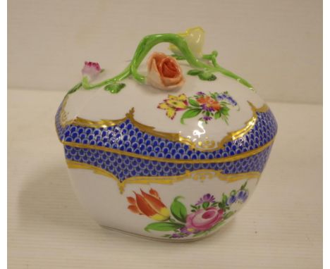 Herend hand painted lidded trinket box with rose vine handle to lid, 14cm wide, 11cm high