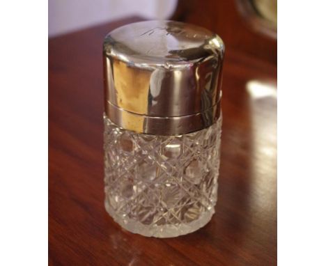 Flavelle sterling silver and glass salts bottle hallmarked Birmingham 1899 (FLAVELLE under hallmark), 9cm high (closed)