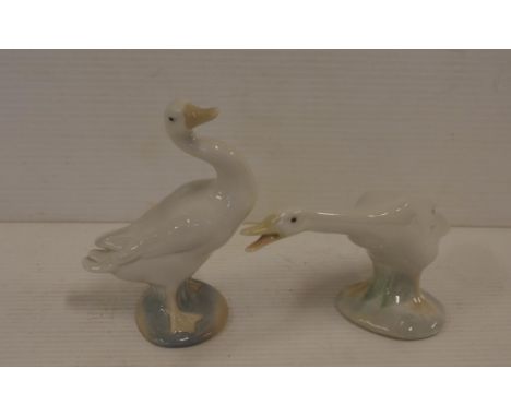 Two Lladro geese figurines 11.5 cm high (tallest)