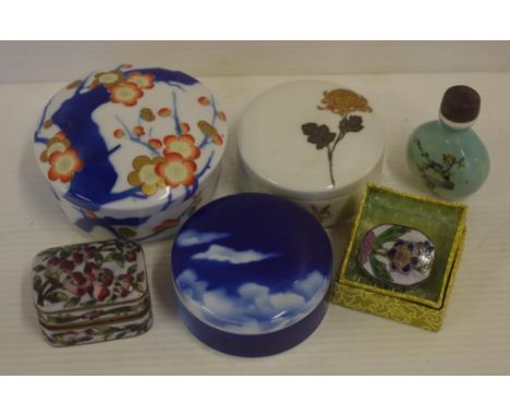 Three Japanese Fukagawa trinket boxes hand decorated, 9.5cm diameter (largest), together with 2 metal & enamel boxes & a snuf