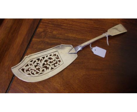 Victorian sterling silver fish server hallmarked London 1844, 163g approx.