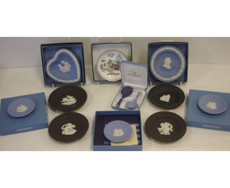 Nine assorted Wedgwood jasperware dishes together with a boxed set of Wedgwood caddy spoons,and one other Wedgwood porcelain 