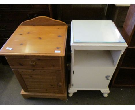 WHITE WOOD BEDSIDE CUPBOARD WITH OPEN SHELF AND CUPBOARD DOOR AND A FURTHER PINE BEDSIDE CUPBOARD WITH SINGLE DRAWER OVER PAN
