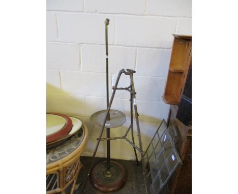 VICTORIAN BRASS STAND AND A FURTHER VICTORIAN 16-GLASS SPARK GUARD AND BRASS LAMP WITH CIRCULAR ATTACHED TRAY (3) 