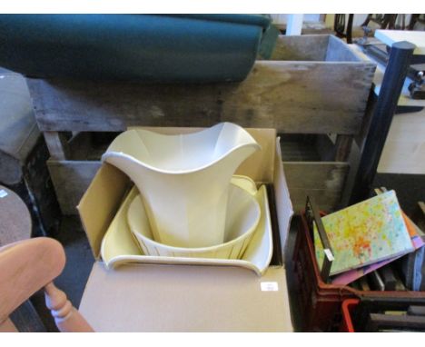 BOX CONTAINING MIXED LAMP SHADES 