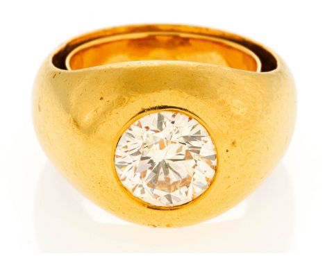   Diamant-Ring. Diamant-Ring.  Um 1940.   750/- Gelbgold, getestet, Gesamtgewicht: ca. 14,5 g. EU-RM: 54. 1 Brillant ca. 1,7 