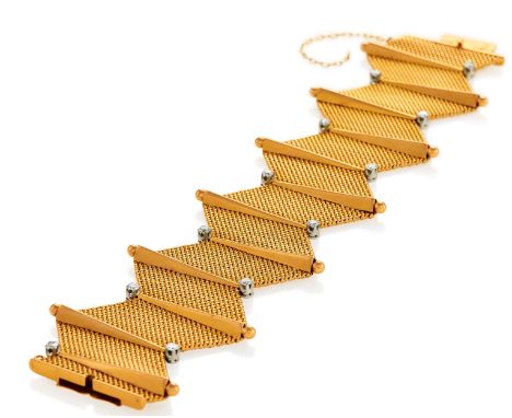   GOLD-DIAMANT-ARMBAND. GOLD-DIAMANT-ARMBAND.    750/- Gelbgold, Punze, Gesamtgewicht: ca. 92,0 g. Länge 19,0 cm. 12 kleine B