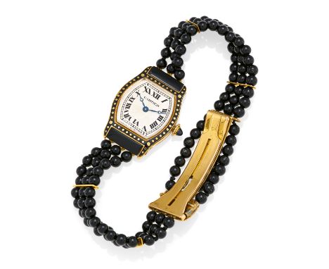   CARTIER CARTIER  Frankreich. Um 1920.   Handaufzug. 750/- Gelbgold, Emaildekor, Onyx-Perl-Armband mit Orig.-Faltschließe, Z