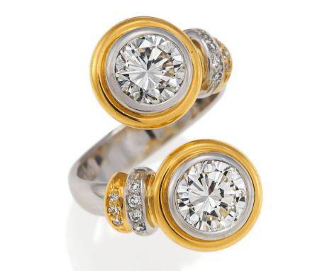   DIAMANT-RING. DIAMANT-RING.    750/- Weiß- und Gelbgold, Punze, Gesamtgewicht: ca. 14,0 g. EU-RM: 56. 14 kleine Brillanten 