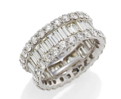   Diamant-Ring. Diamant-Ring.  Deutschland. Um 2000.   585/- Weißgold, Punze, Gesamtgewicht: ca. 7,0 g. EU-RM: 56. Ca. 95 Dia