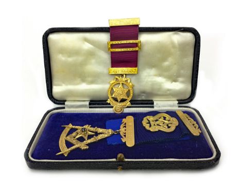 NINE CARAT GOLD MASONIC JEWEL, for Hamilton and Kilwinning No.7, with set square motif gem set drop, with inscription to the 