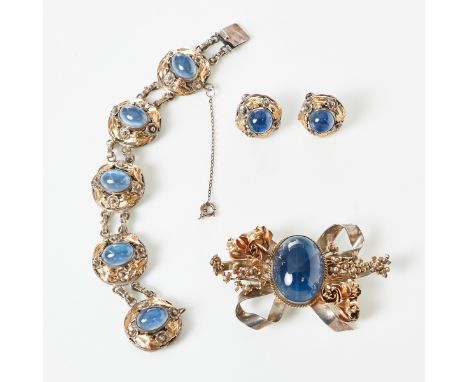 HOBÉ - Sterling Silber  Schmuckset (3 Teile)Armband, Paar Ohrclips und Brosche Hobé. USA. 1930-1940er Jahren. 925/- Sterling 