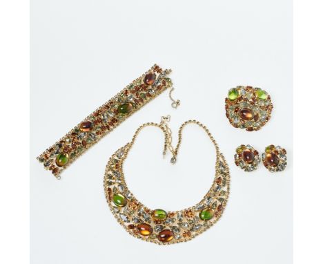 ALICE CAVINESS - Vintage Strass-Parure (4 Teile)Collier, Armband, Paar Ohrringe und Brosche Alice Caviness, New York. Metall,