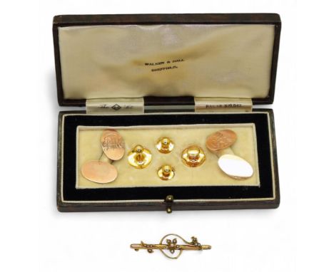 A pair of 9ct rose gold cufflinks with monogram to one face each, four 9ct gold shirt studs and a (af) pearl brooch, weight a