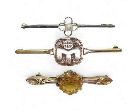 Three 9ct gold brooches, to include citrine and pearl examples, weight all together 10gms Condition Report:Available upon req