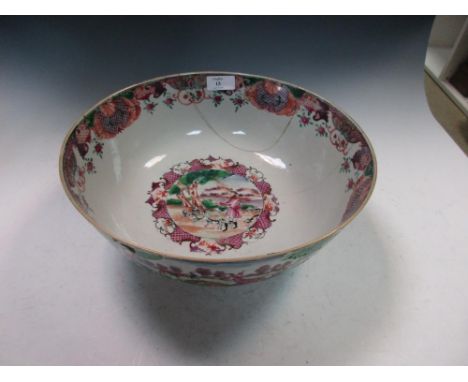 A late 18th/early 19th century export 'Hunting' bowl, the exterior with two hunt scenes, one with the fox escaping up a tree,
