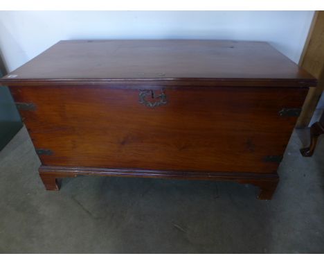 A Georgian mahogany coffer on bracket feet - Height 64cm x 117cm x 58cm 